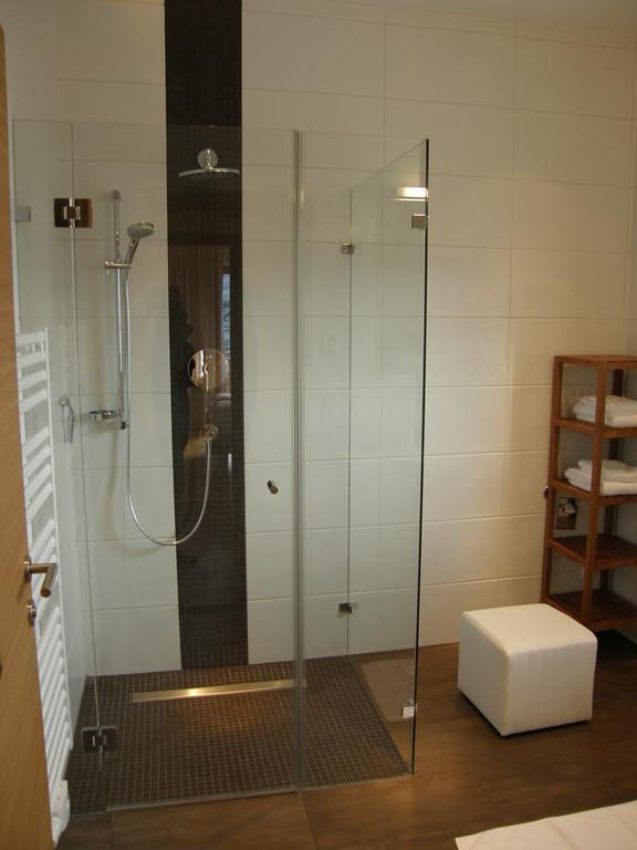 Apartments Karlhof Инсбрук Стая снимка