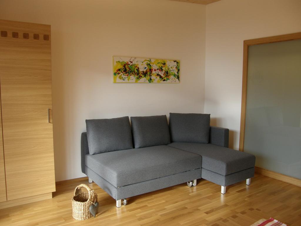 Apartments Karlhof Инсбрук Стая снимка
